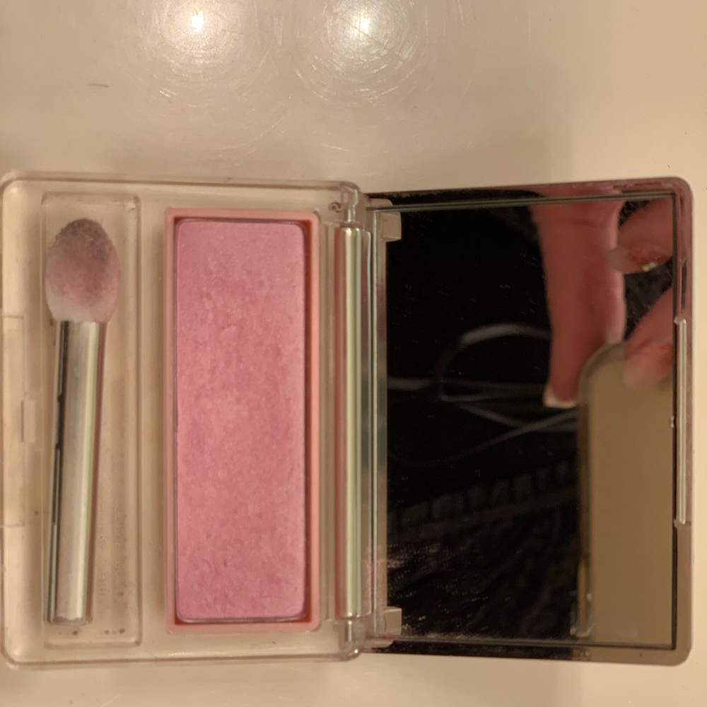 Clinique “Bubble bath” eyeshadow